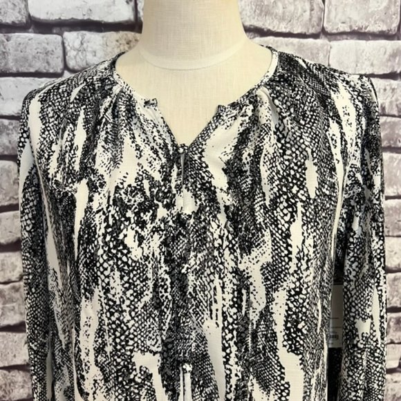 Nine West NWT Long Sleeve Button Down Blouse Size M - Picture 2 of 9